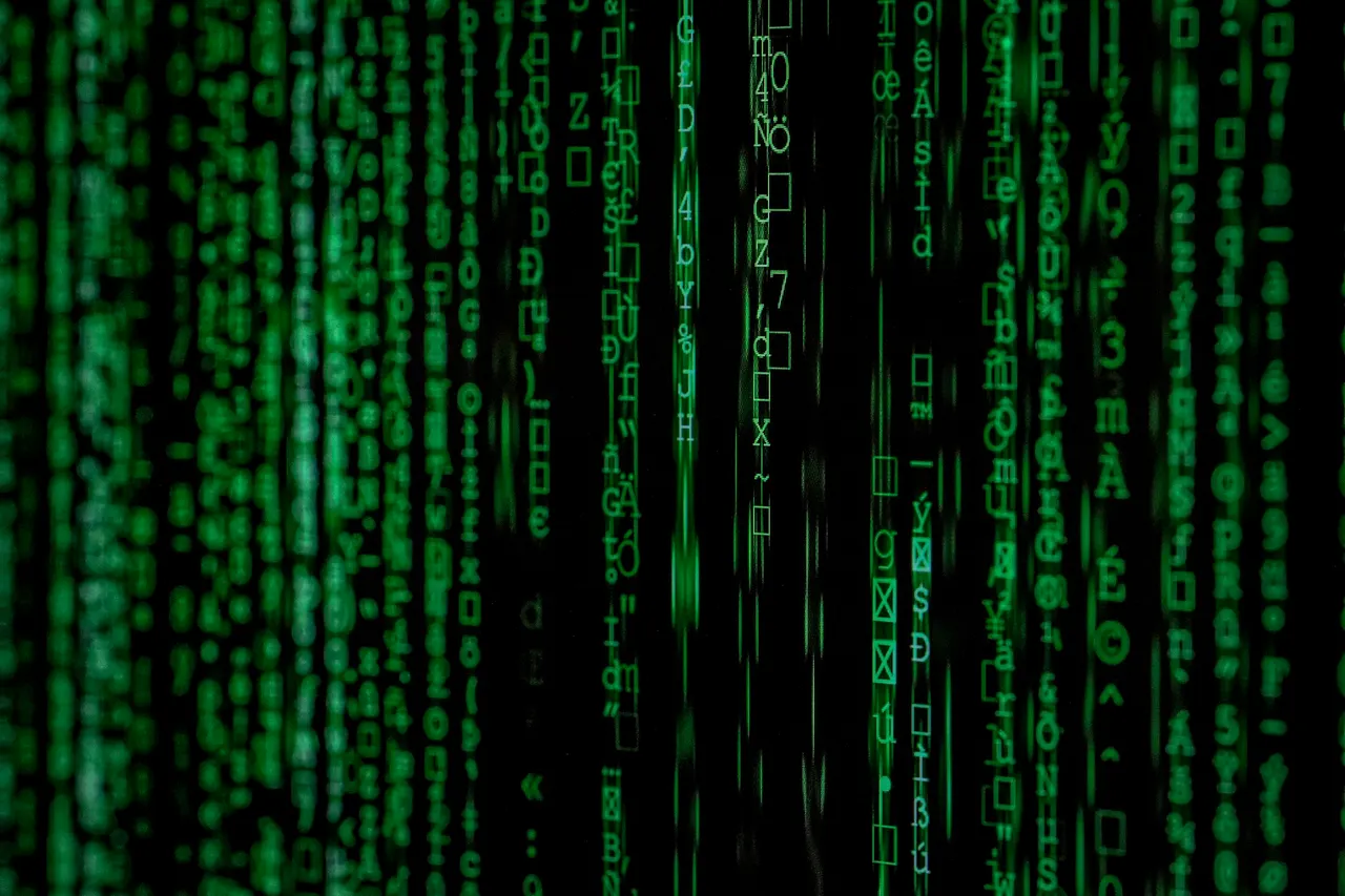 Source code streaming across a dark screen